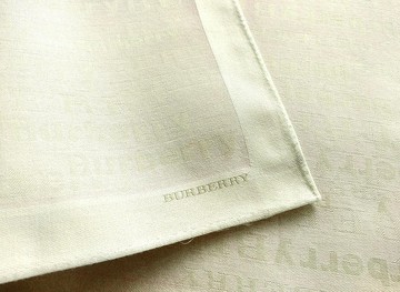 Burberry 復古手帕米色送給他的節日禮物 18.5 x 18.5 英寸
