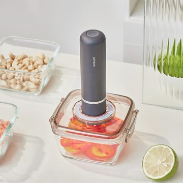 好吃的秘密武器【ARTISAN】可攜充電真空保鮮機+保鮮盒700ml (VCP0101VCG7000) 生鮮 蔬果 肉品 保鮮 防菌 真空 密封 媽媽 料理 禮品推薦