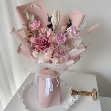 SEE 看見花藝設計|情人節|永生玫瑰 |生日|粉色夢幻不凋玫瑰花束
