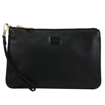 MIU MIU 5NH012 SOFTY 金屬LOGO皮革拉鍊大手拿包.黑