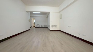 鄰88鳳頂商圈｜奔馳三星｜大露臺採光明亮三房平車｜高雄市鳳山區過仁街