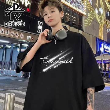 DR更衣室-美式復古寬鬆落肩印花短袖T恤 潮流 百搭 五分袖 港風日系慵懶休閒學生T恤 大尺碼5XL【NL626071】
