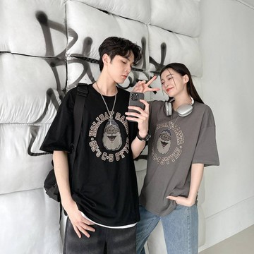 短袖 🔥台灣現貨🔥 HOLIDAY SANTA 老人頭像短T 五分袖短袖 oversized 韓國短袖 20支純棉 棉T