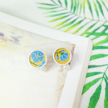 梅 手刺繡貼耳耳環 耳夾/耳針