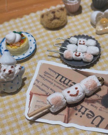 烤微笑棉花糖耳環