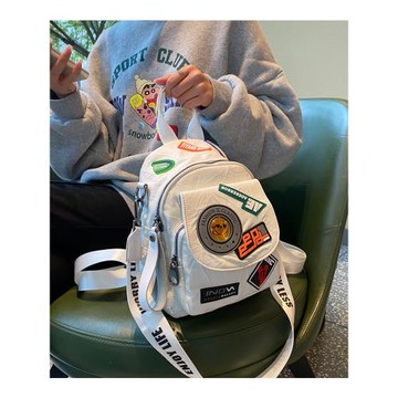 潮流雙肩小背包復古日韓原宿風高級感褶皺徽章設計潮款休閑女包軟