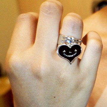 心夢手作飾品系列  - 黑色金屬微笑愛心戒指