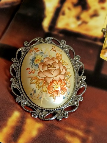 vintage jewelry   典雅精緻描繪彩貼花卉  別針 胸針