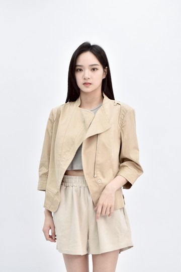 (S) jin七分杏色外套