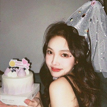 【兔子】韓國輕奢ins簡約派對鑽石珍珠紗生日帽成人18歲頭飾生日拍照道具免運
