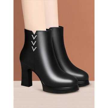 圓頭短筒秋冬短靴女2026年新款加絨粗跟高跟馬丁靴百搭黑色靴子女