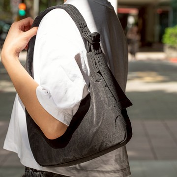 紐約 BAGGU 尼龍肩背包 黑 小