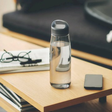 日本MARNA  手提式 Tritan粉彩冷水瓶-1L - 石板黑