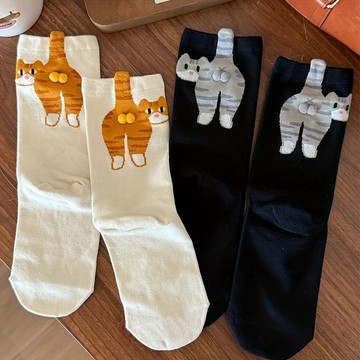 【𝐔.𝐉.𝐉】現貨✨小貓尾巴中筒襪 中筒襪 棉襪 貓咪襪 可愛襪子 女生襪子 日系襪子 韓系襪子 百搭襪子 學生襪子
