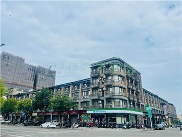 楠梓高雄大學商圈優選透店｜高雄市楠梓區大學南路