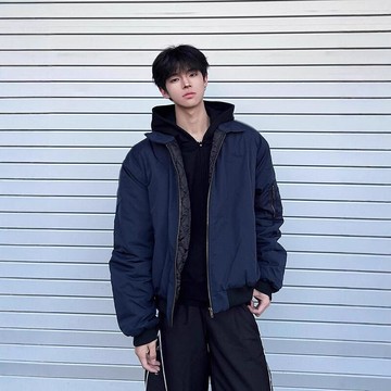 【新品上市】藏藍美式飛行員夾克外套男秋冬季潮牌硬漢工裝短款棉服美式棒球服