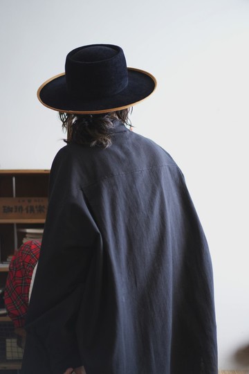 墨黑寬版工裝襯衫