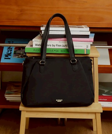 【KINAZ】大容量多袋輕量防潑水尼龍肩背斜背托特包-晨靜暮黑-輕褶系列(BZ96523-49)