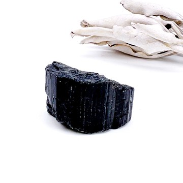 守夜。原礦 療癒 避邪 淨化 手握 能量 l 黑碧璽原石 共生礦 l