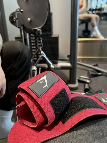 新款GYMSHARK WRIST STRAPS健身運動硬拉臥推舉鐵 護腕男女同款
