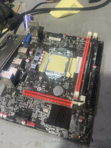 七彩虹 H61U 全固態版 1155 D3 台式機主板 測試好 搭配擋板【三和電腦配件店】