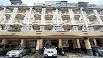 降價囉/高科大未來捷運紫線稀有免整理6房透天車墅｜高雄市楠梓區寶溪北街