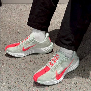 S.G NIKE Pegasus Plus FQ7262-001 男鞋慢跑鞋 灰粉 回彈 緩衝 小飛馬 運動鞋