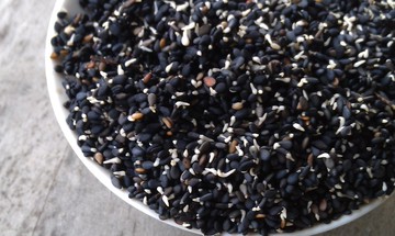 本草堂手作油坊 冷壓初榨 催芽黑芝麻油 台灣製造 易碎只提供宅配