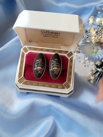 美國西洋古董飾品 / 大馬士革工藝日本富士山神社場景栓式耳環