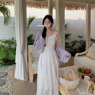Vivilian蕾絲勾花細肩帶花花長洋裝針織罩衫