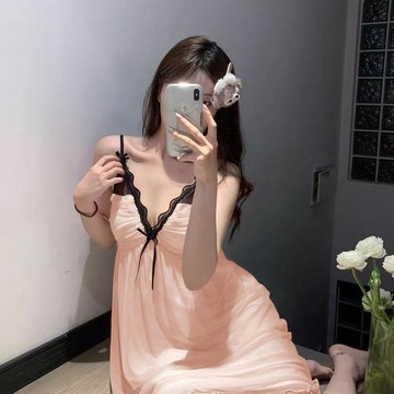 ♡ 𝑪𝒉𝒊𝒄 𝒖 ♡性感吊帶V領睡裙女夏季蕾絲純欲風睡衣帶胸墊家居服夏天新款