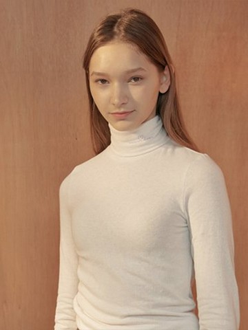 Basic Turtleneck T-shirt