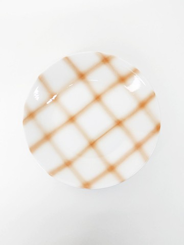 Handcrafted Grid Pattern Plate [BROWN]