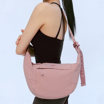 輕便半月包｜共3色｜XUK5AB1610