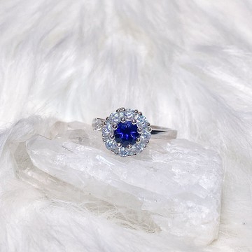 天然寶石 天然菫青石戒 可旋轉式花花款 0.41克拉 925純銀