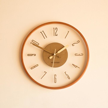 Seoun Art 樺木風靜音玻璃掛鐘  棕色的