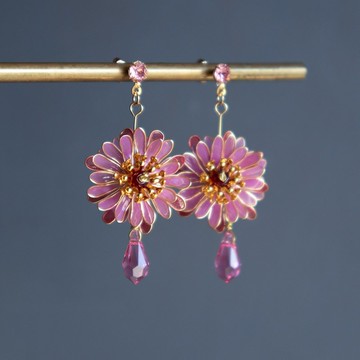 粉色 菊重耳飾