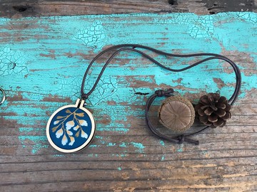 藍晒鐵線蕨圓型項鍊