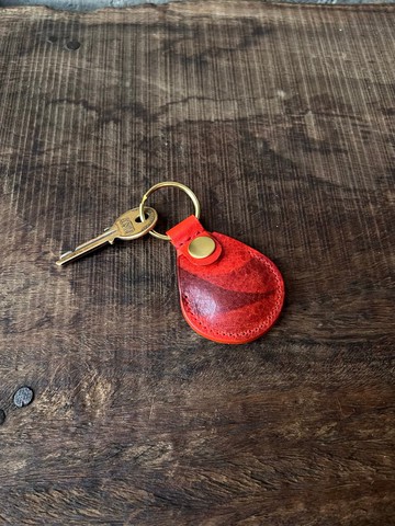 迷彩AirTag磁扣皮套 麻辣紅 I 可當鑰匙圈放硬幣磁釦 Air Tag