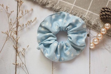 手作髮飾。大腸圈。天空中的泡泡