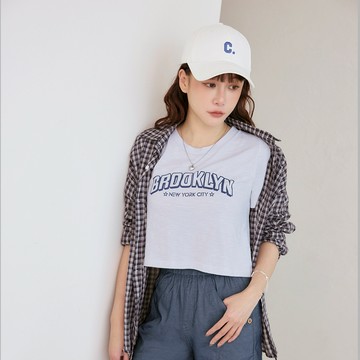 OB嚴選 造型城市印花短版上衣 《AB20439》