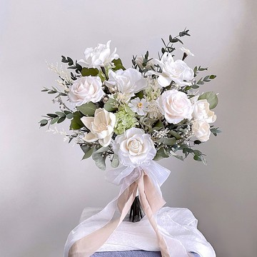 【不凋花】白綠色不凋玫瑰梔子花繡球自然風捧花