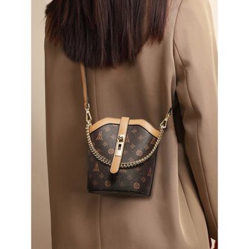 (免運)老人頭輕奢小眾高級簡約斜挎小包女式2026新款百搭大氣水桶包女包