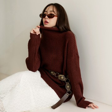 OB嚴選 純色高領落肩長版針織上衣 《FA3168》