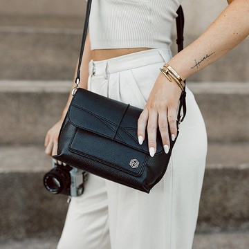 Pollina純素皮革斜背包-黑色 | 舒適 多功能 側背包 旅行隨身包