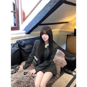 宋秀妍 SENIORS 名媛千金風灰色套裝高級感2025新款小香風兩件套