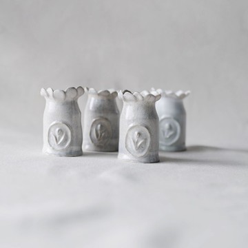 鬱金香 / 手捏花瓶