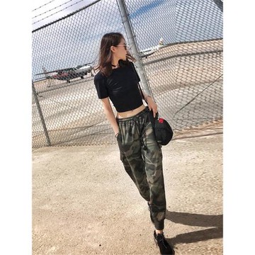 2025春夏新款炸街歐貨爆款套裝時尚休閑運動戶外迷彩服工裝褲女潮