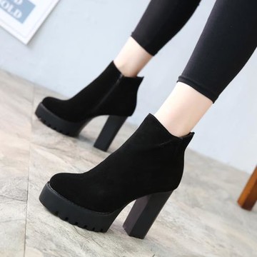 真皮超高跟鞋女粗跟2025年秋冬新款短筒馬丁靴百搭防水臺磨砂短靴