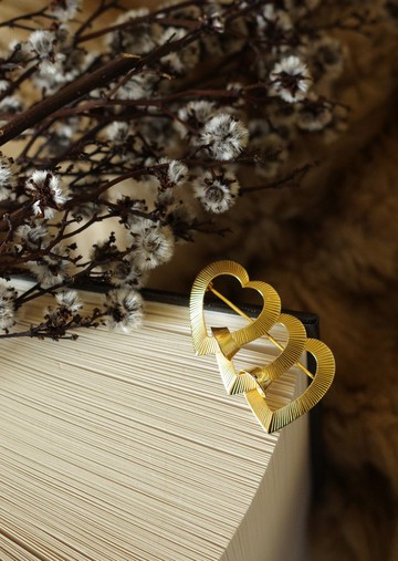 古董 金色刷紋愛心別針 GIOVANNI B846